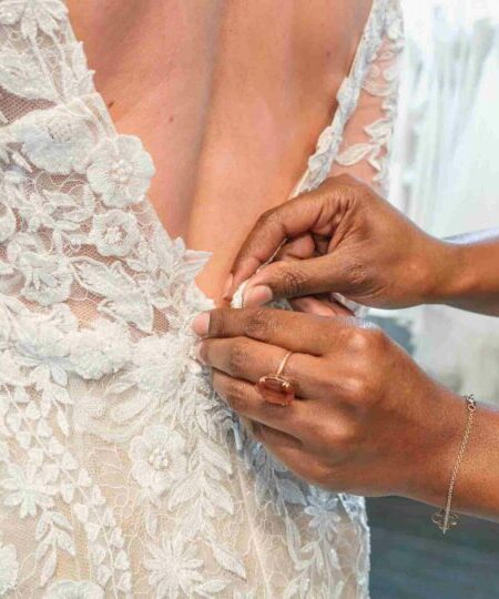 Pinning a Wedding Dress at Evelie
