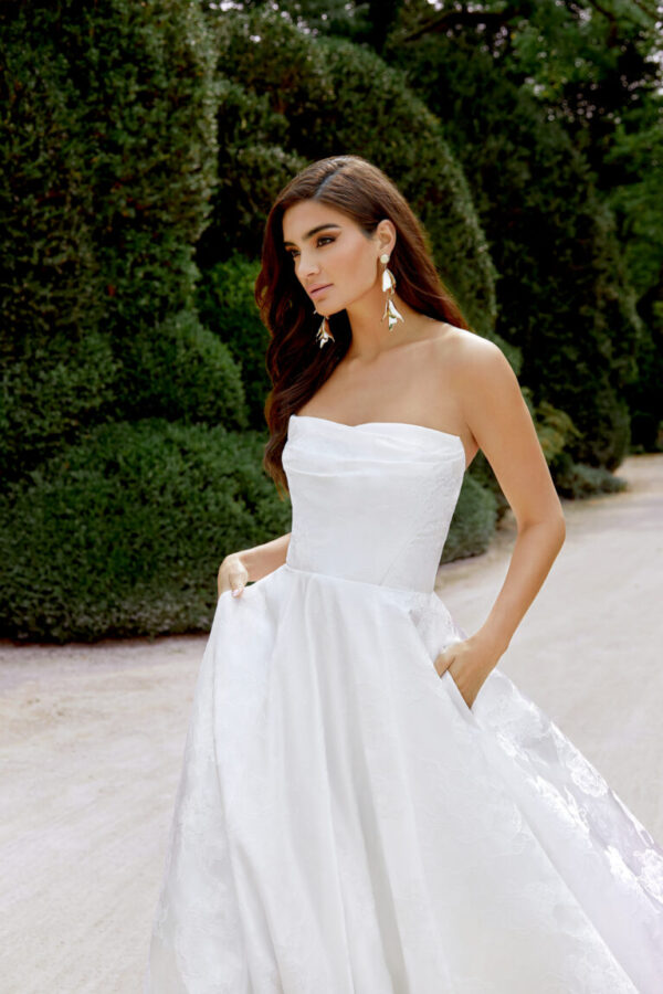 44513_FC_Sincerity-Bridal